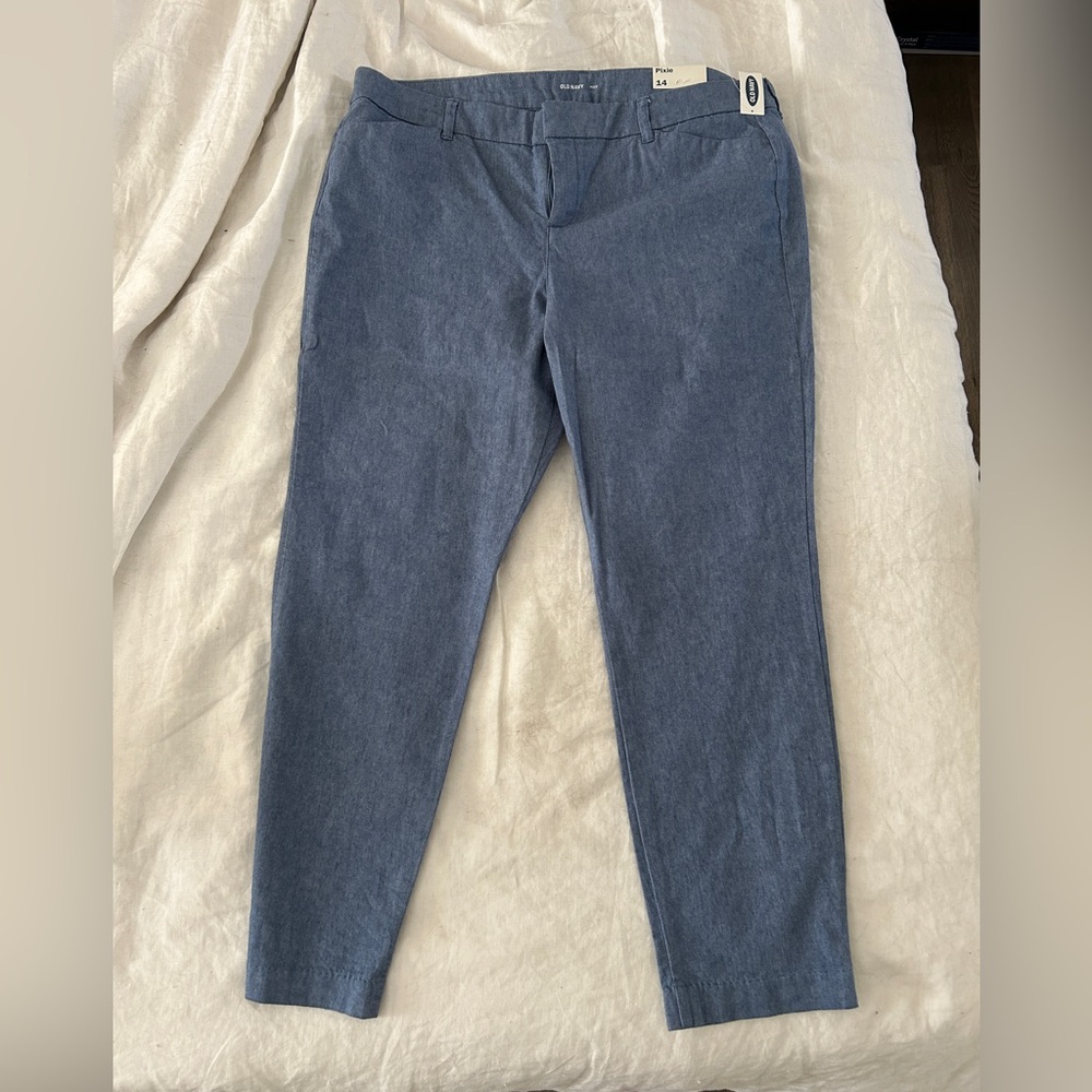 NWT Old Navy Pixie Pant
